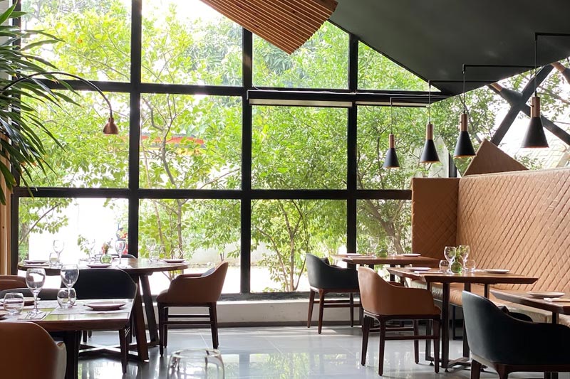 Restoran terbaik di sekitar
