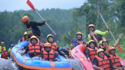 Gambar kecil Arung Jeram